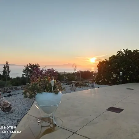 Aggelikis Cosy Shared House Pansiyon Pírgos